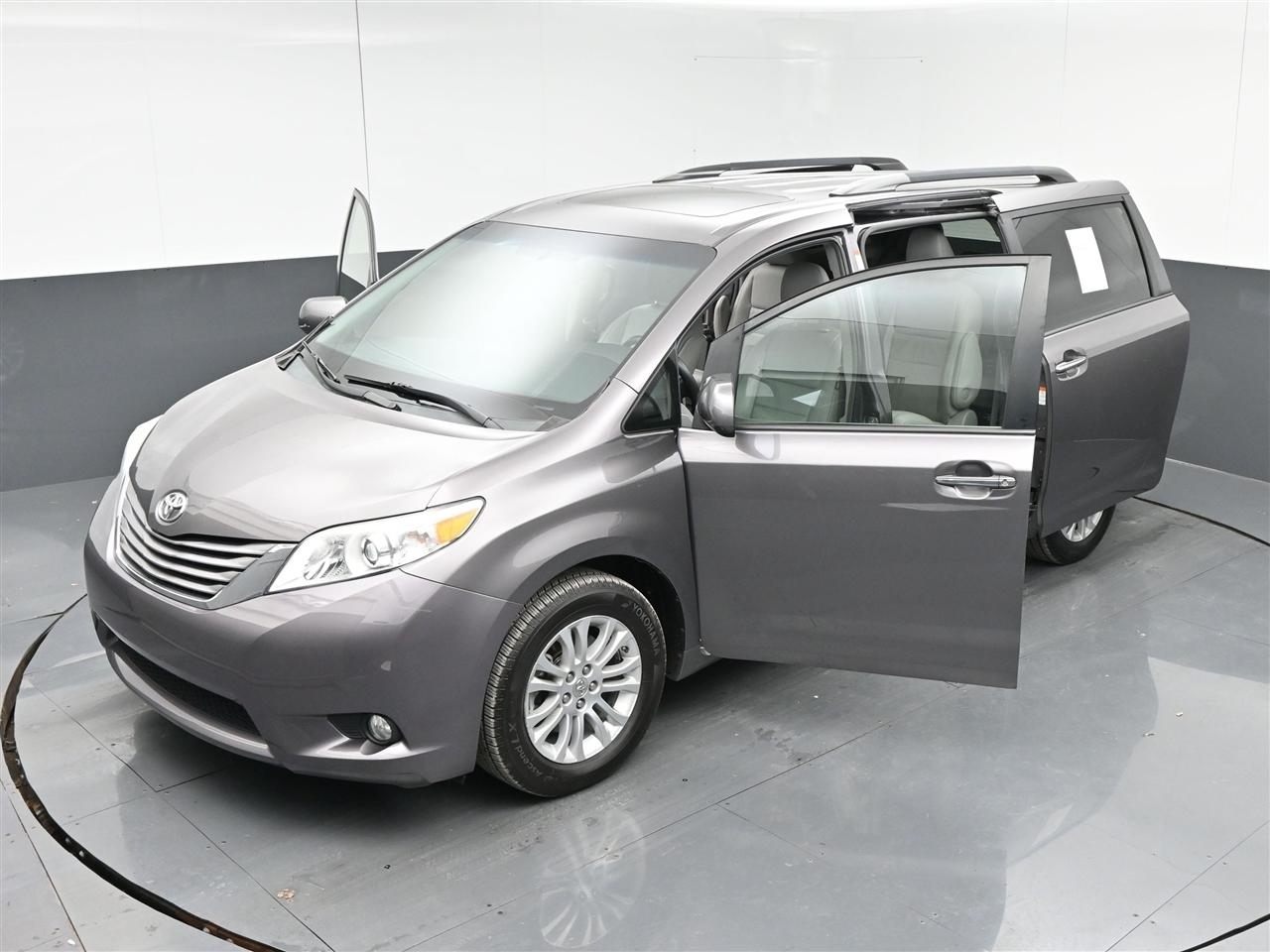 Toyota Sienna XLE FWD 8-Passenger V6 2016