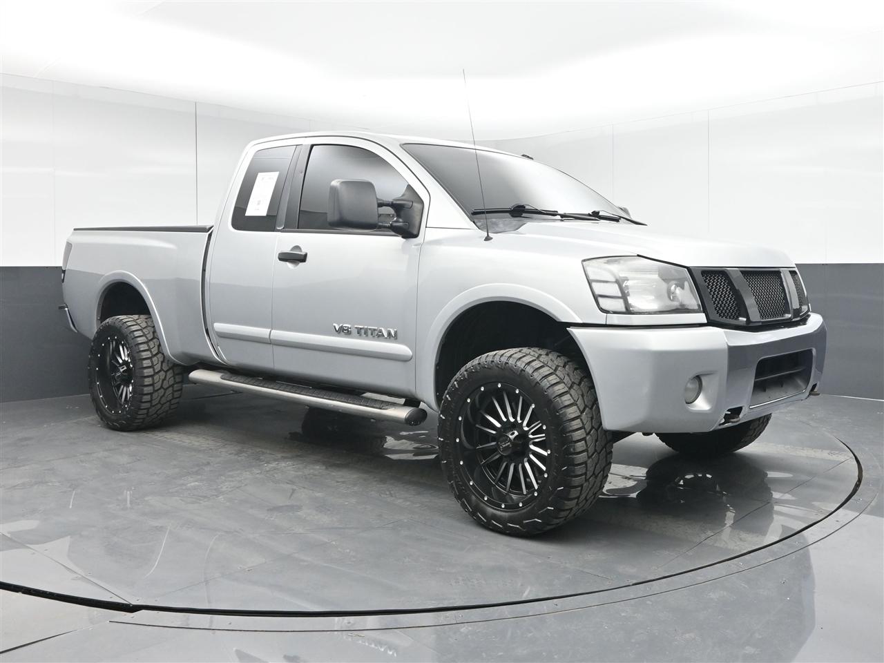 Nissan Titan LE King Cab 4WD SWB 2009