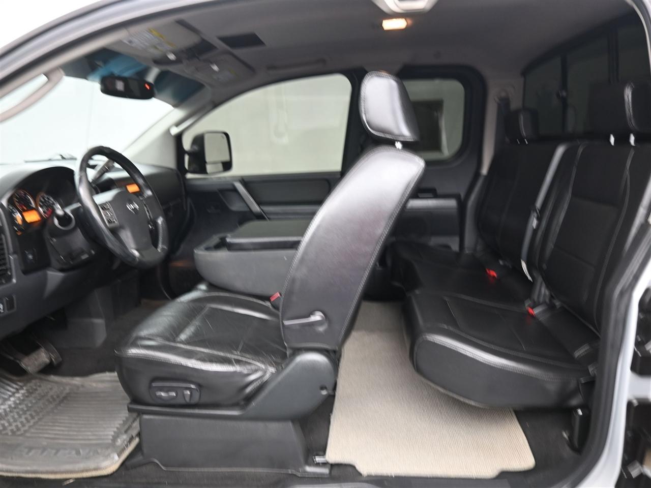 Nissan Titan LE King Cab 4WD SWB 2009