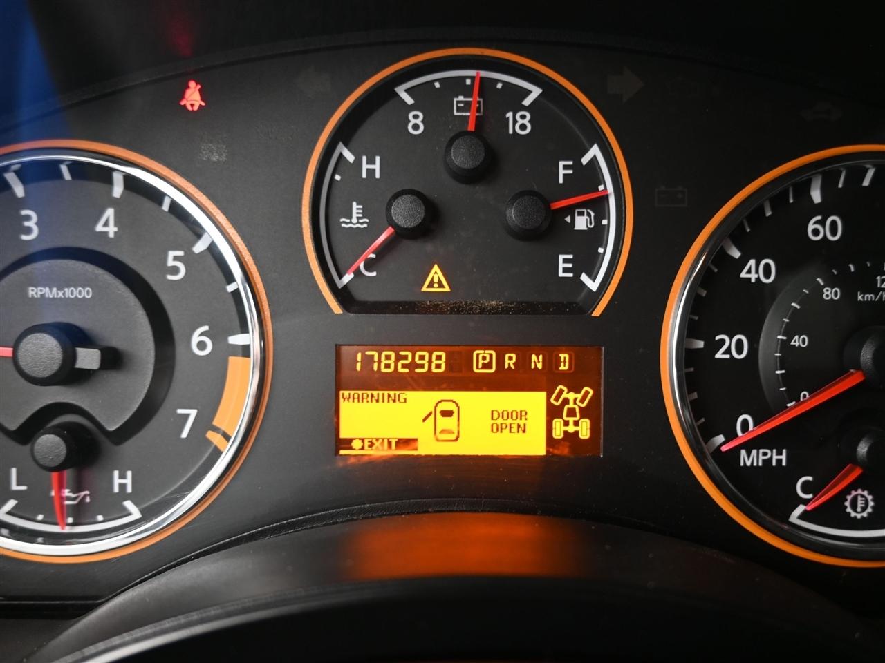 Nissan Titan LE King Cab 4WD SWB 2009