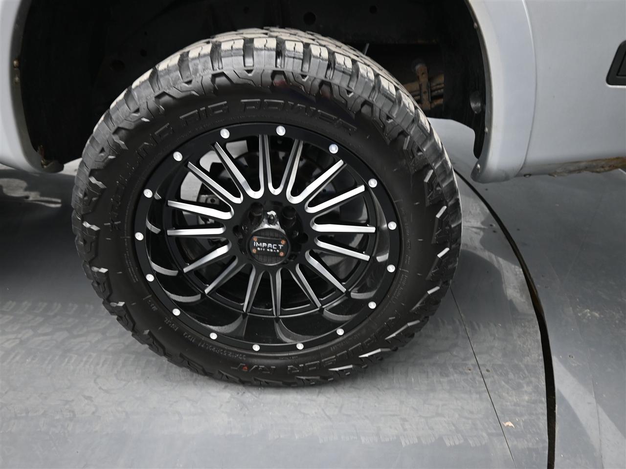 Nissan Titan LE King Cab 4WD SWB 2009