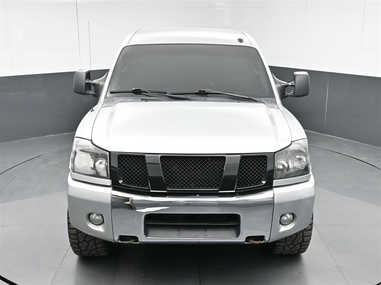 Nissan Titan LE King Cab 4WD SWB 2009