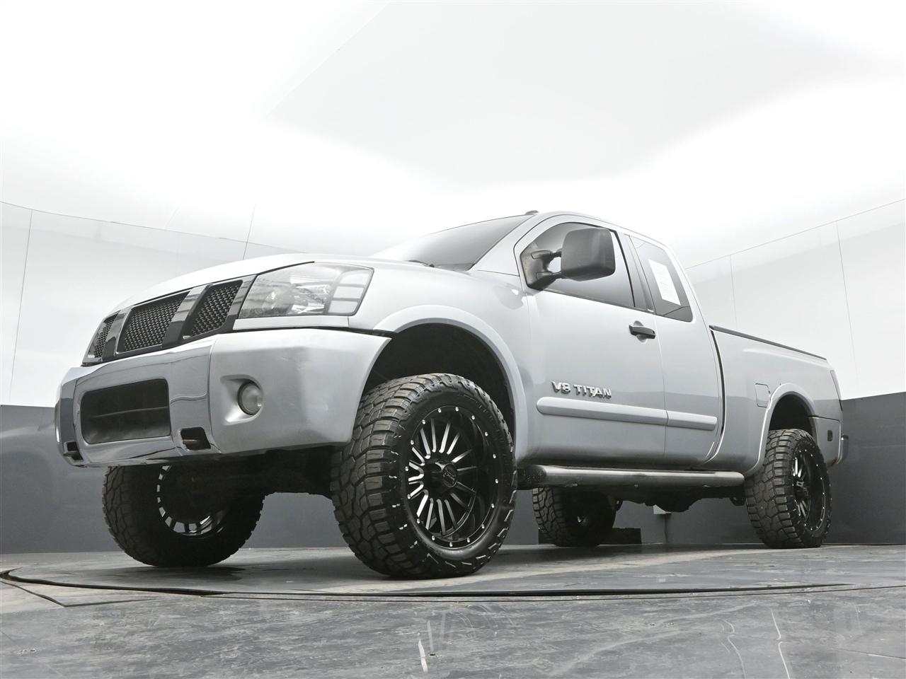 Nissan Titan LE King Cab 4WD SWB 2009
