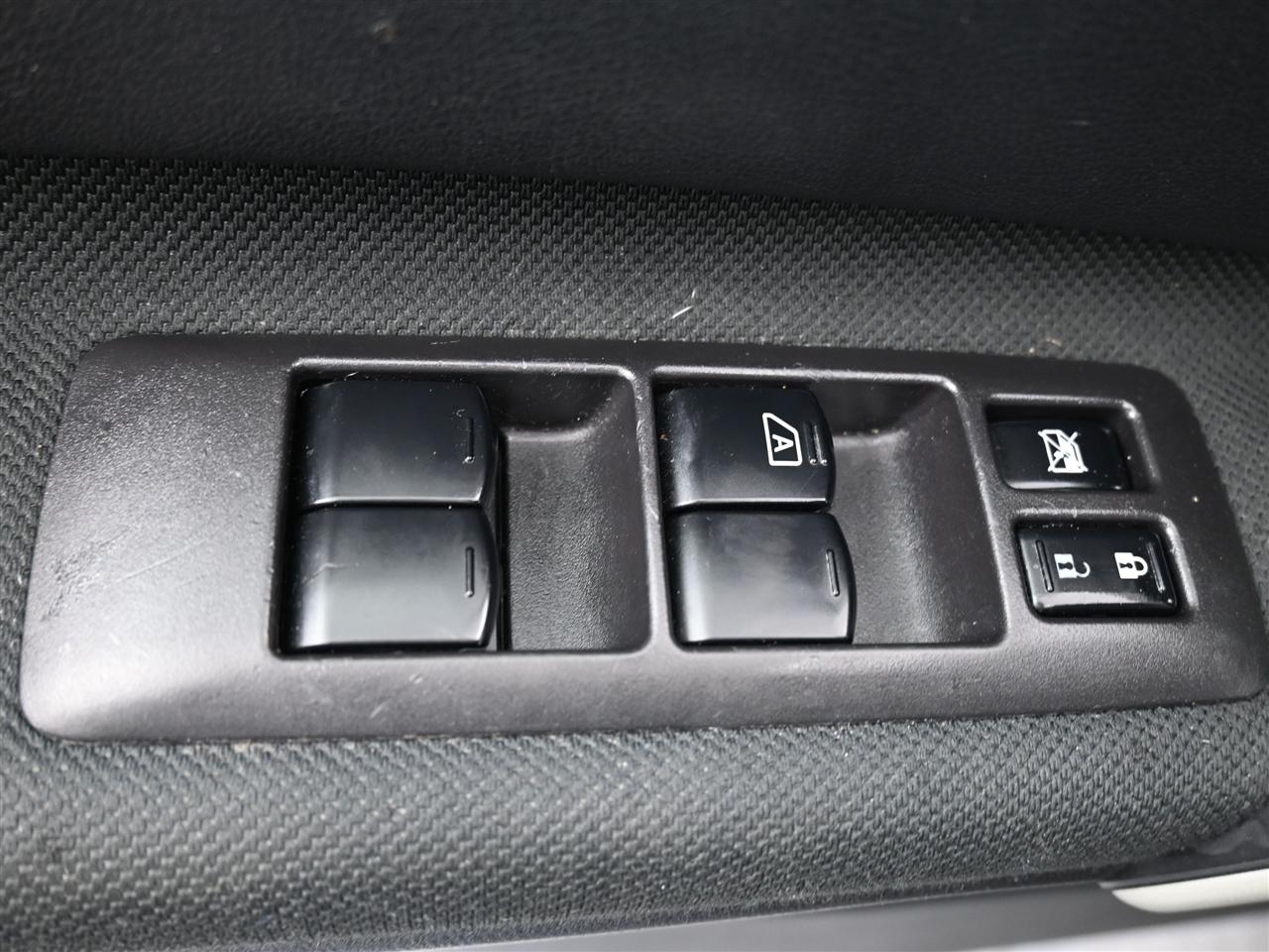 Nissan Rogue S 2WD 2013