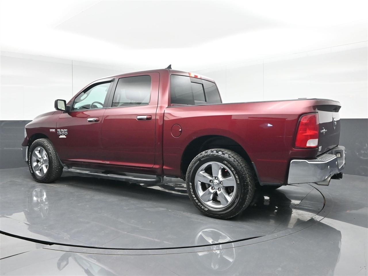 RAM 1500 SLT Crew Cab SWB 2WD 2017