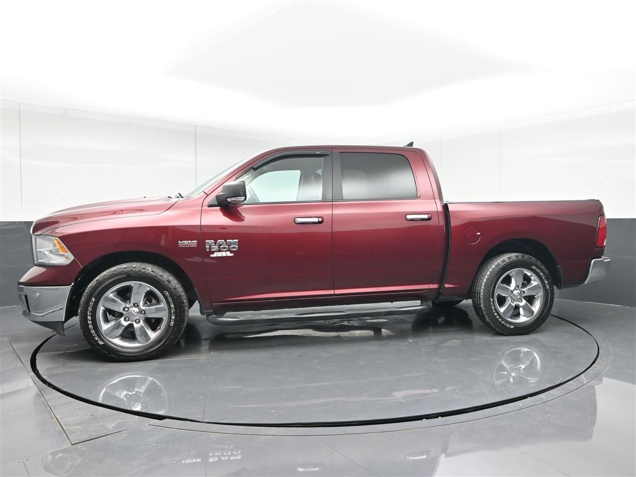 RAM 1500 SLT Crew Cab SWB 2WD 2017
