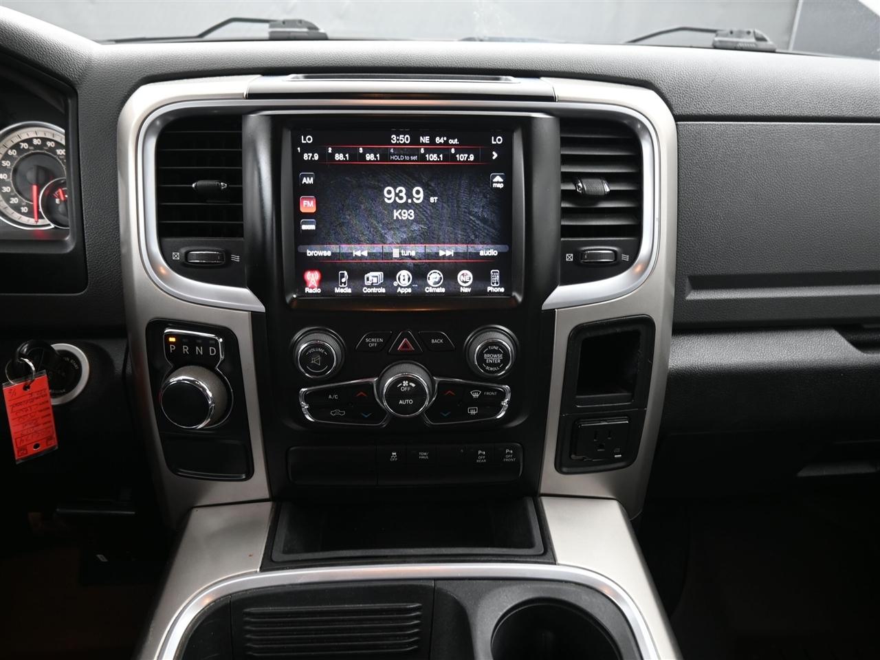 RAM 1500 SLT Crew Cab SWB 2WD 2017