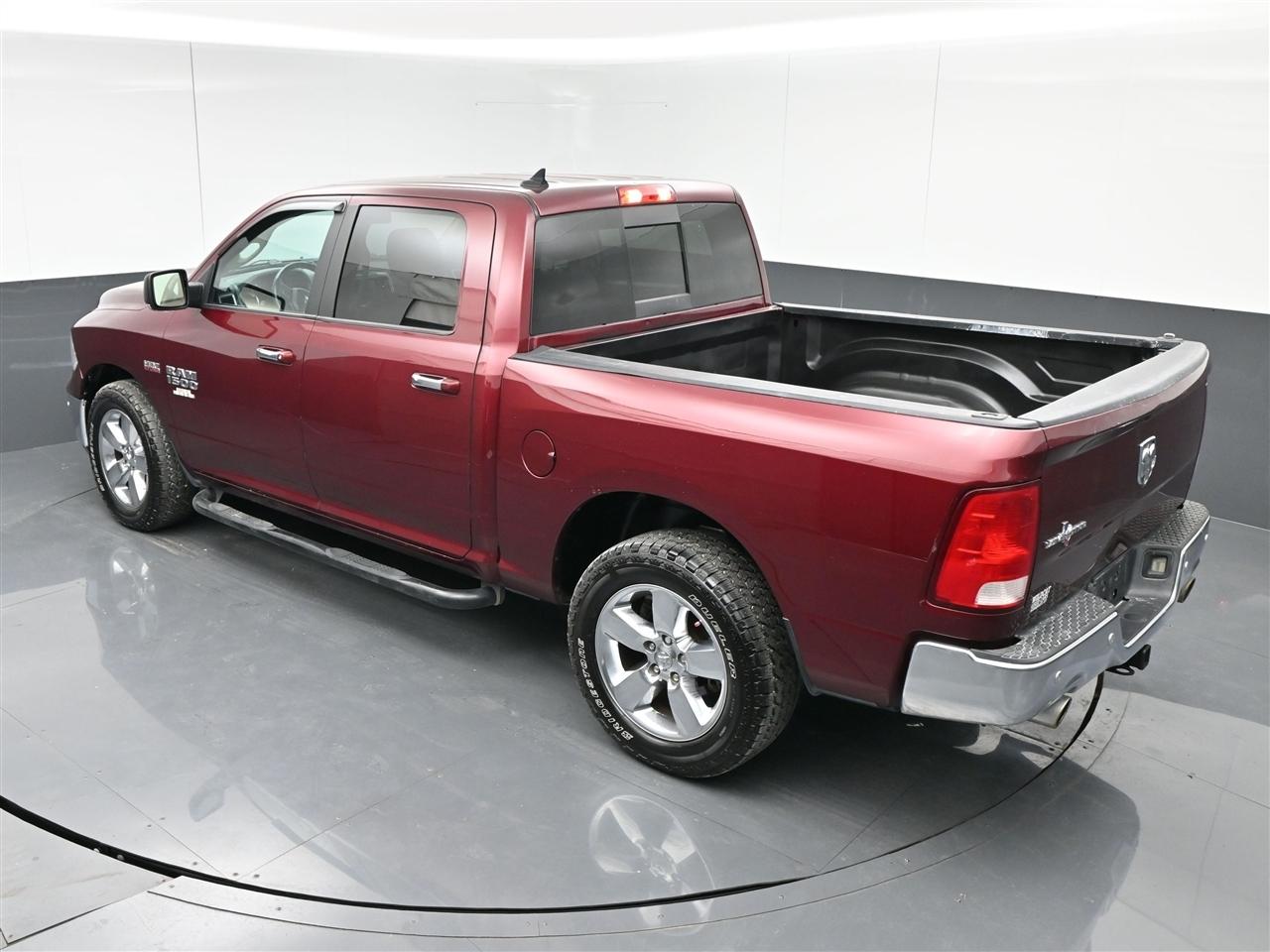 RAM 1500 SLT Crew Cab SWB 2WD 2017