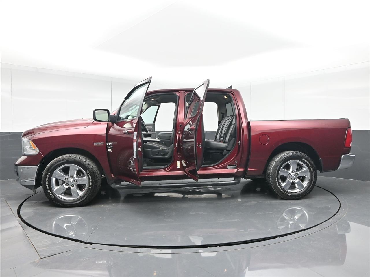 RAM 1500 SLT Crew Cab SWB 2WD 2017