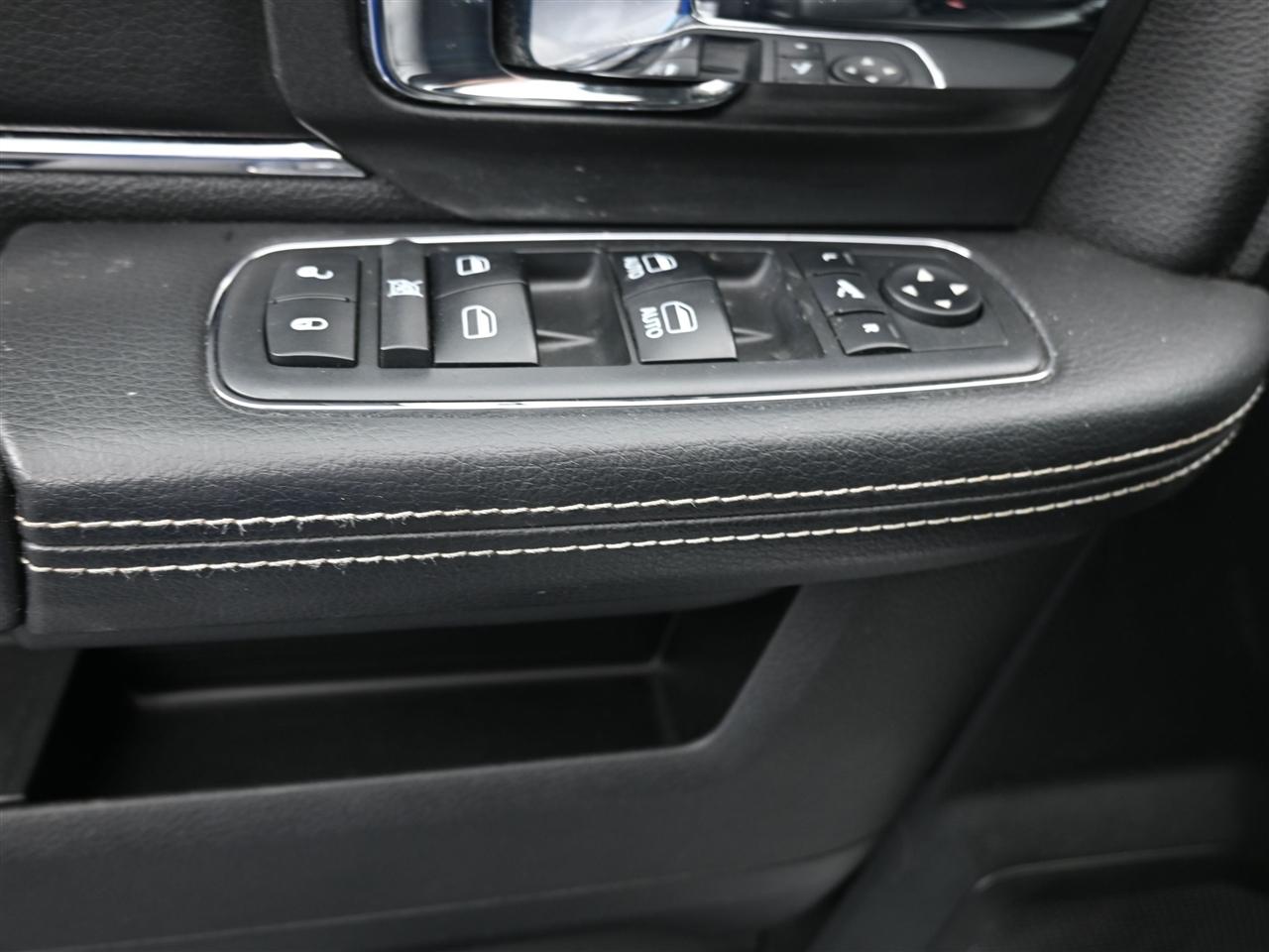 RAM 1500 Laramie Crew Cab SWB 4WD 2018