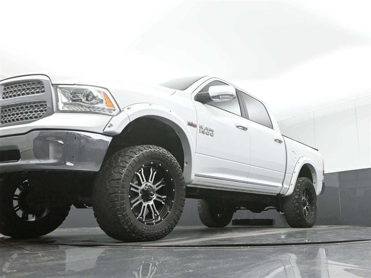 RAM 1500 Laramie Crew Cab SWB 4WD 2018