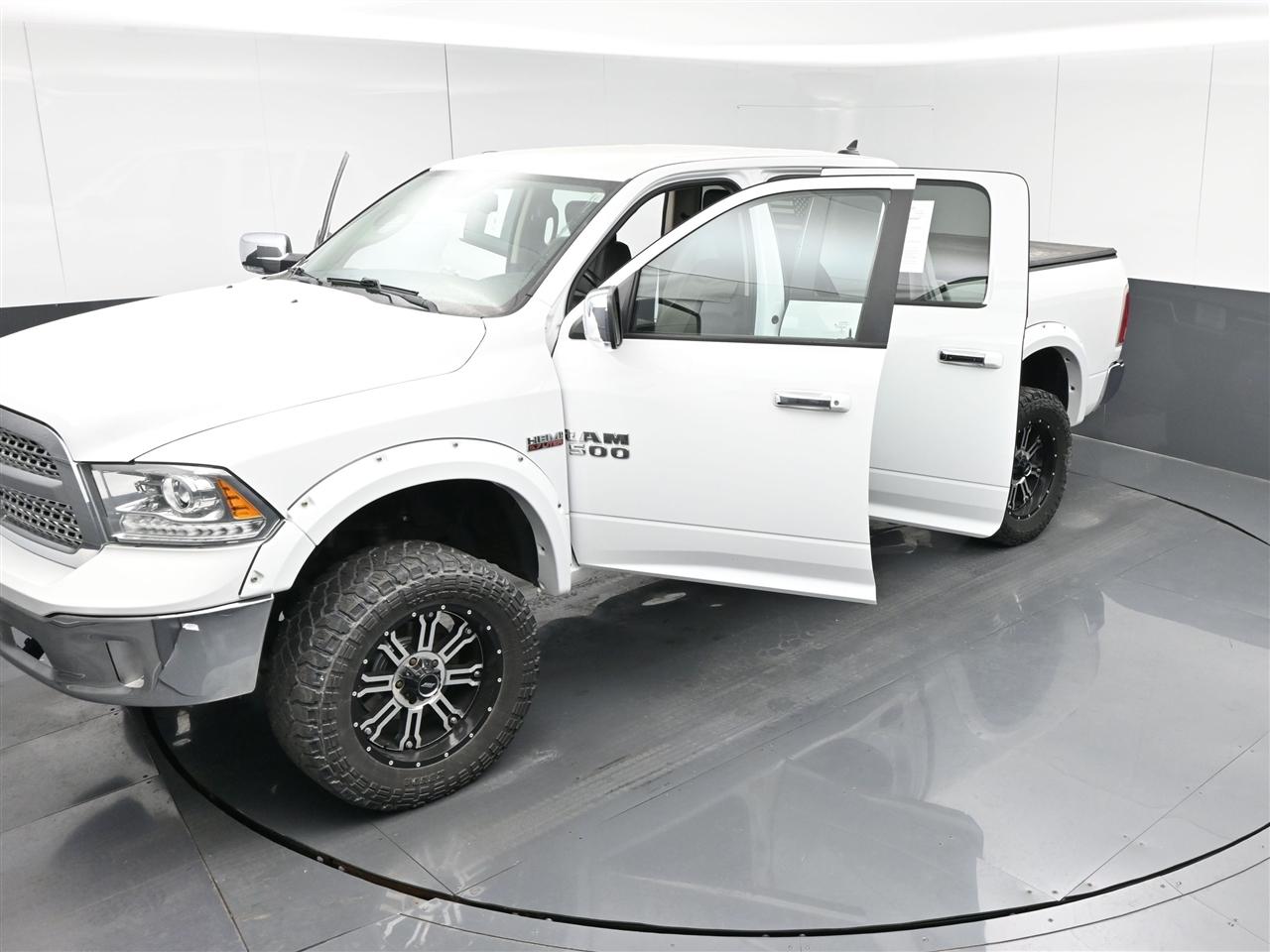 RAM 1500 Laramie Crew Cab SWB 4WD 2018
