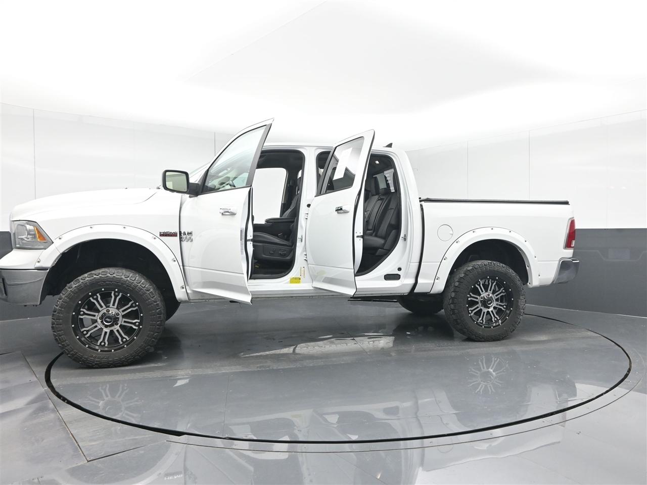 RAM 1500 Laramie Crew Cab SWB 4WD 2018