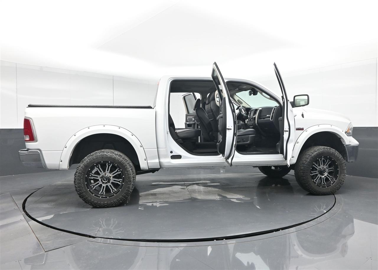 RAM 1500 Laramie Crew Cab SWB 4WD 2018