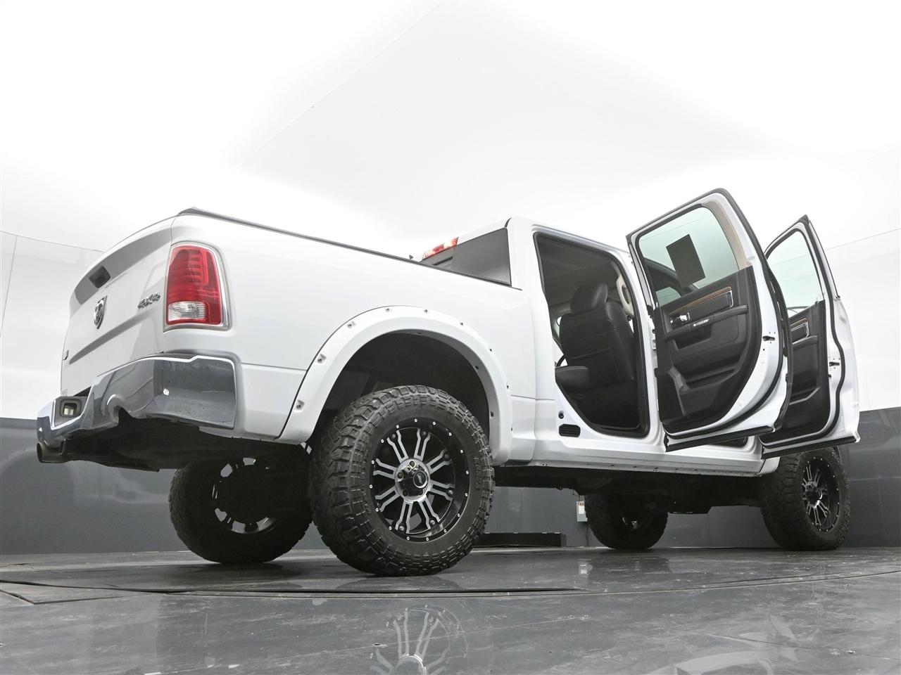 RAM 1500 Laramie Crew Cab SWB 4WD 2018