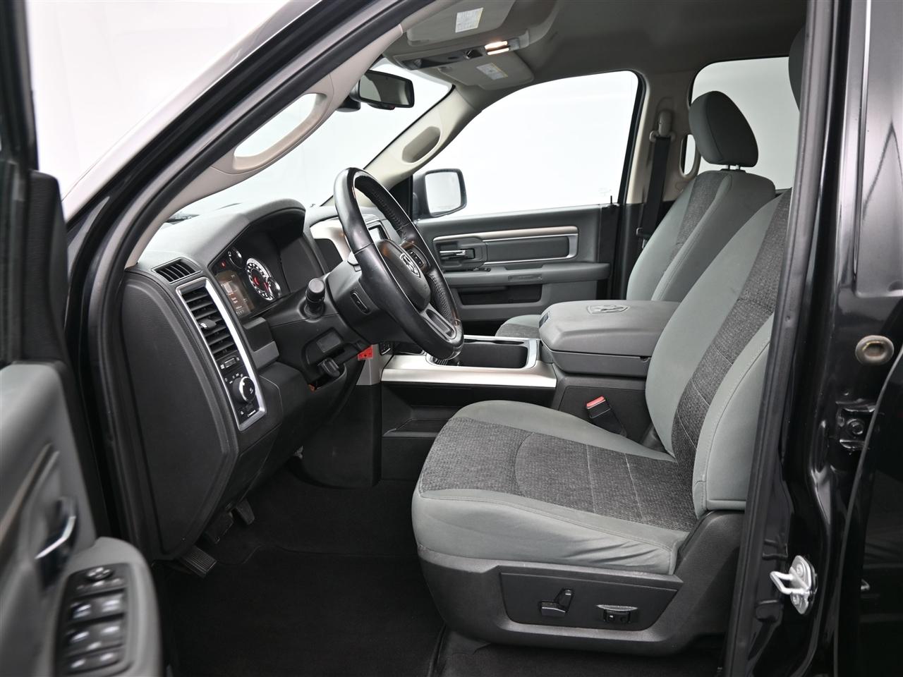 RAM 1500 SLT Quad Cab 4WD 2018