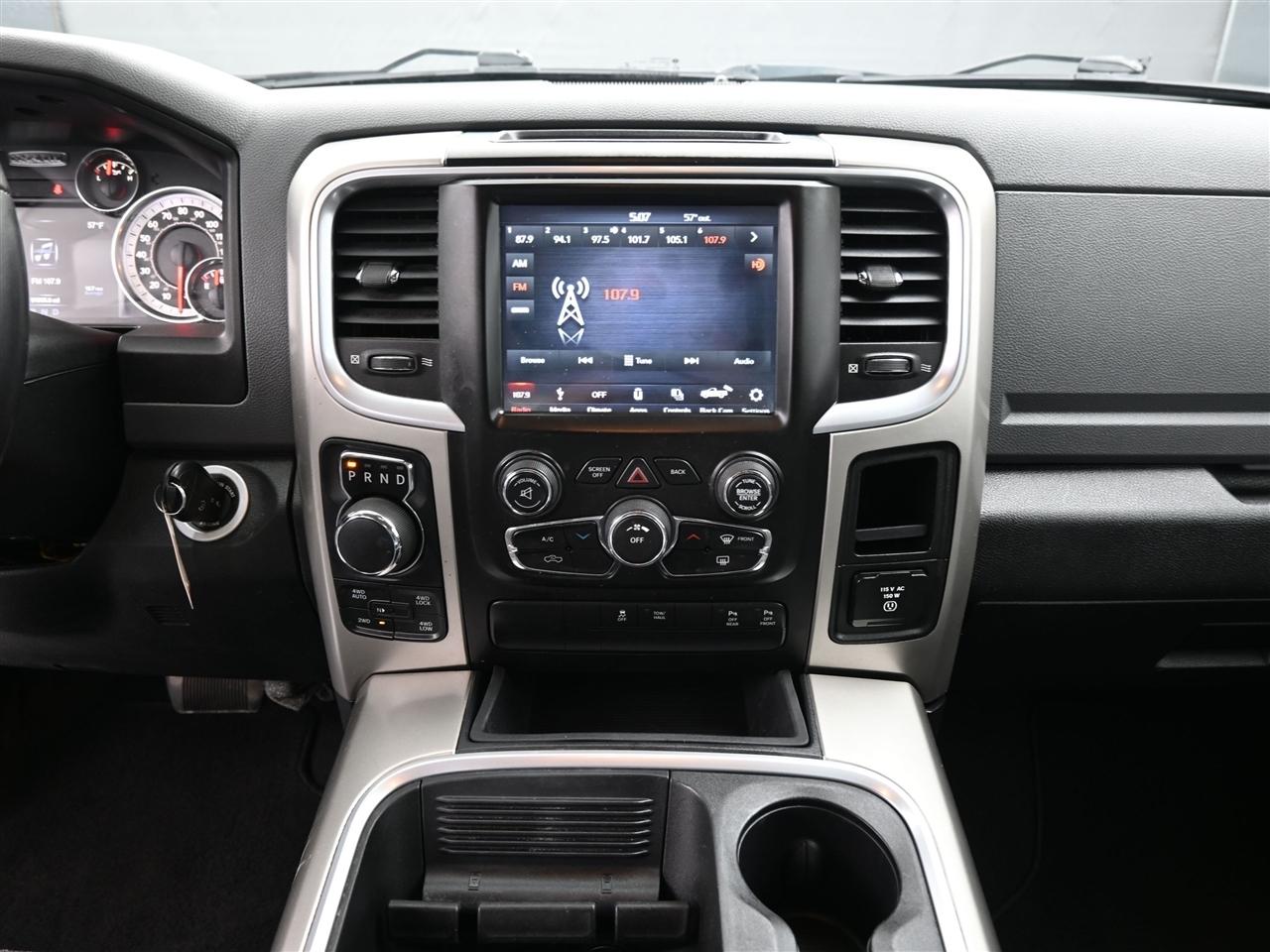 RAM 1500 SLT Quad Cab 4WD 2018