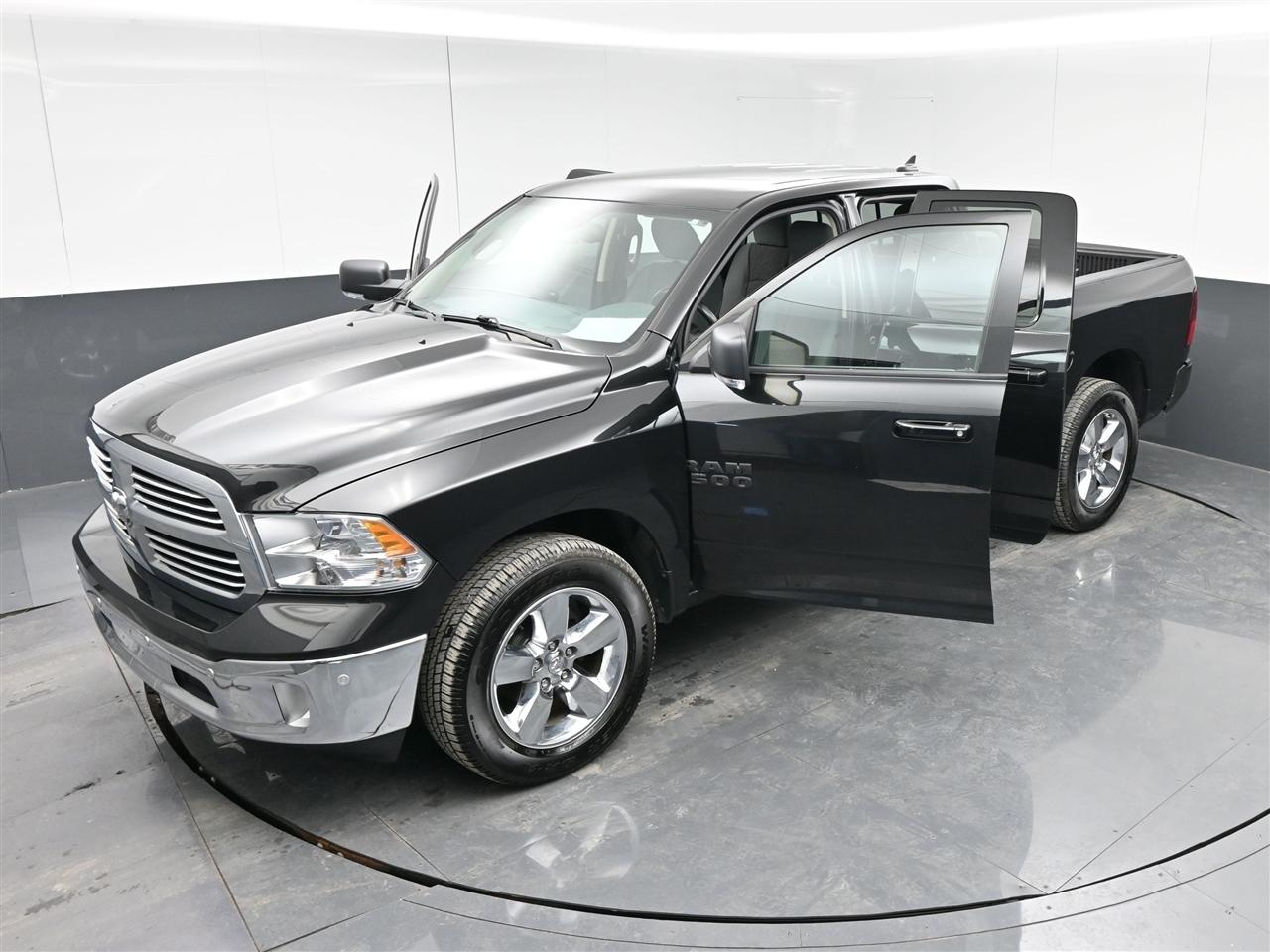 RAM 1500 SLT Quad Cab 4WD 2018