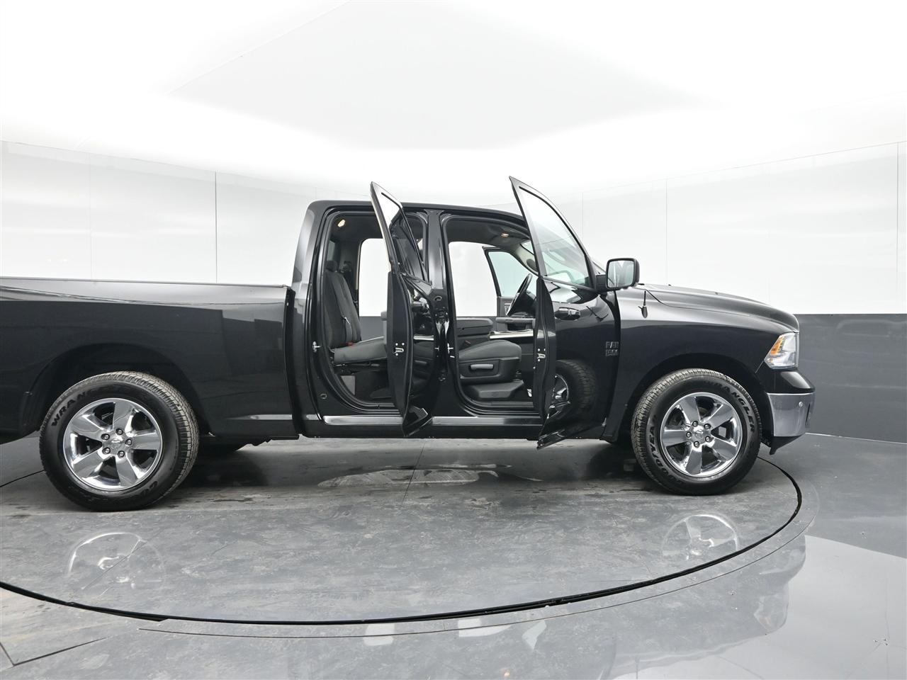 RAM 1500 SLT Quad Cab 4WD 2018