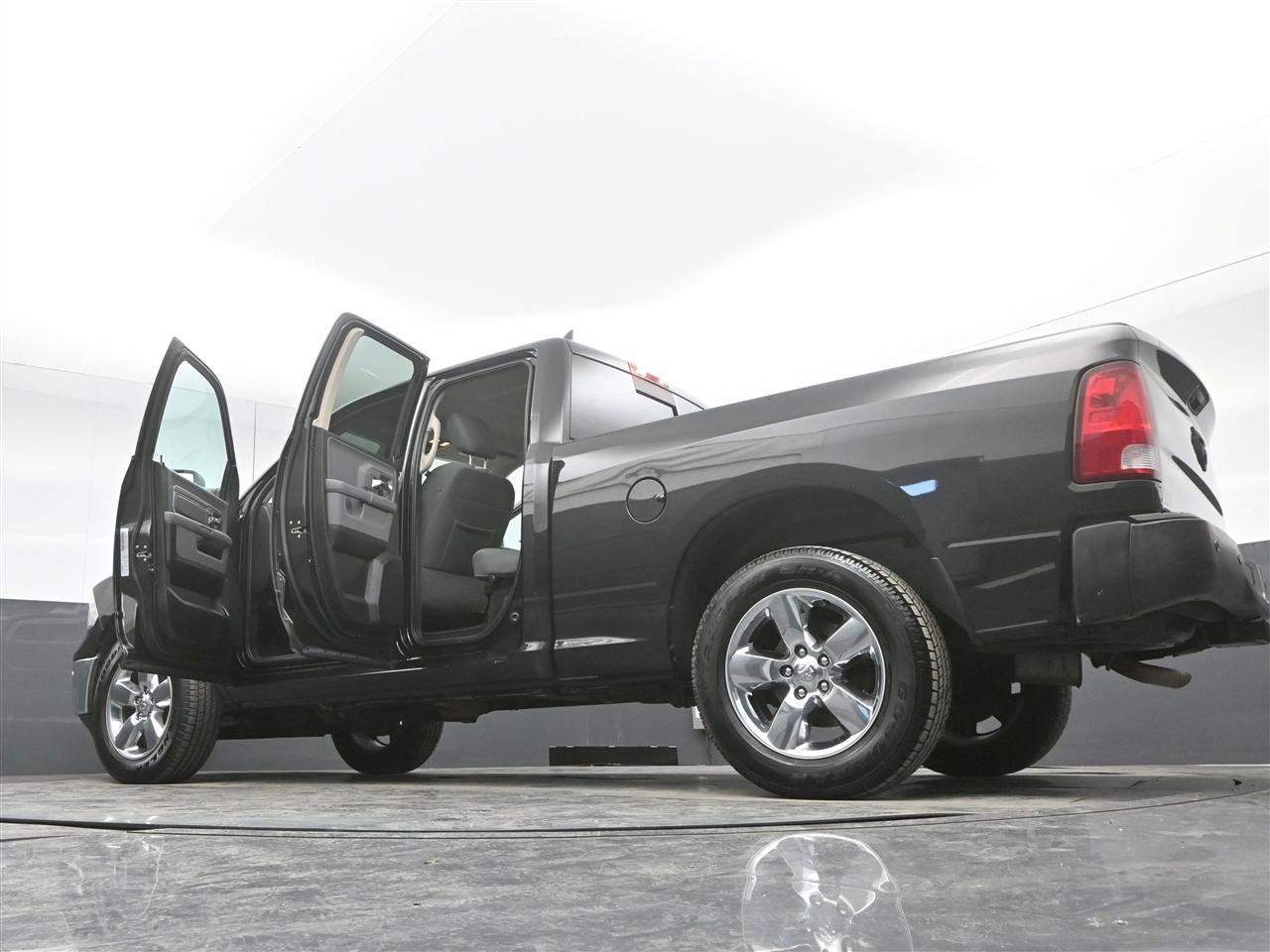 RAM 1500 SLT Quad Cab 4WD 2018