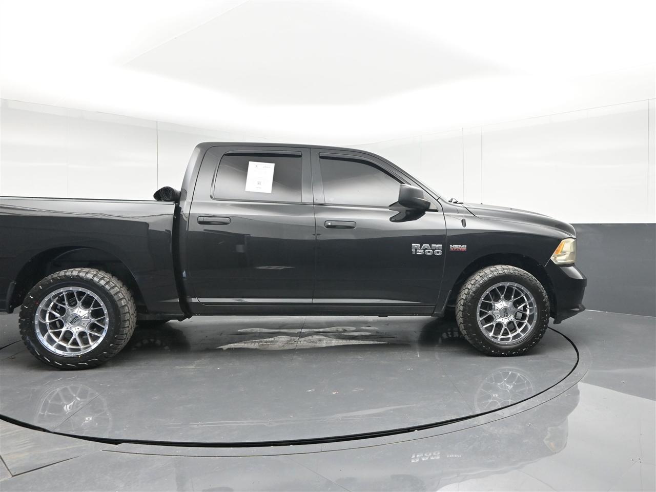 RAM 1500 Tradesman Crew Cab SWB 2WD 2017