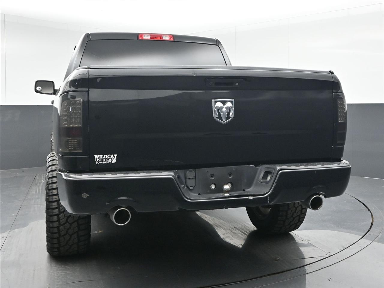 RAM 1500 Tradesman Crew Cab SWB 2WD 2017