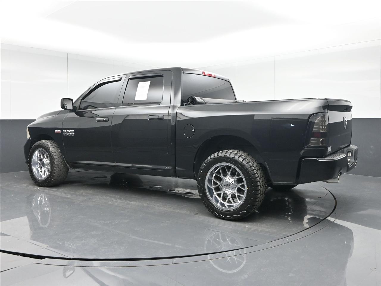 RAM 1500 Tradesman Crew Cab SWB 2WD 2017