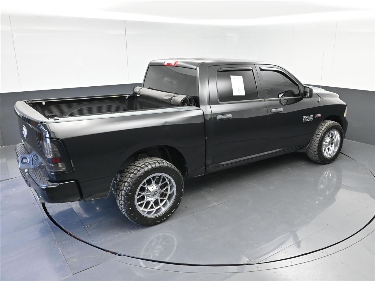 RAM 1500 Tradesman Crew Cab SWB 2WD 2017