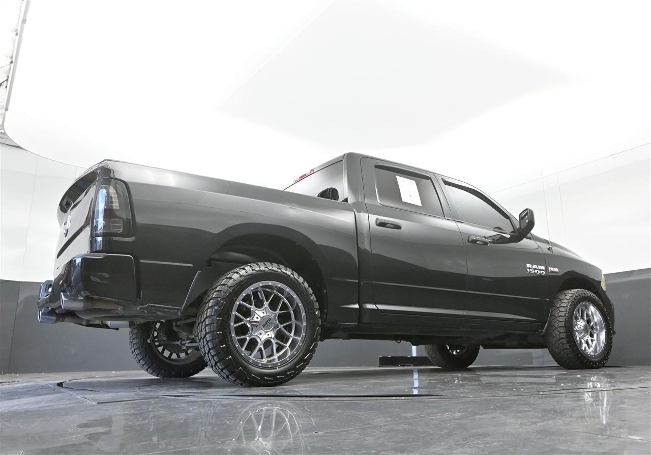 RAM 1500 Tradesman Crew Cab SWB 2WD 2017