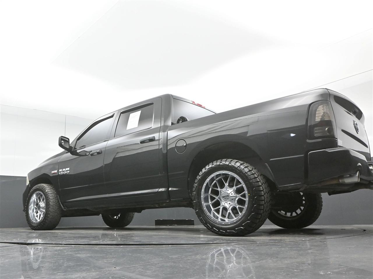 RAM 1500 Tradesman Crew Cab SWB 2WD 2017