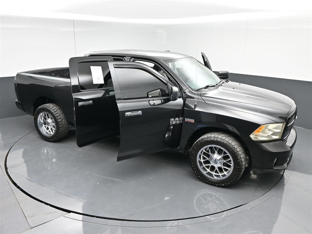 RAM 1500 Tradesman Crew Cab SWB 2WD 2017