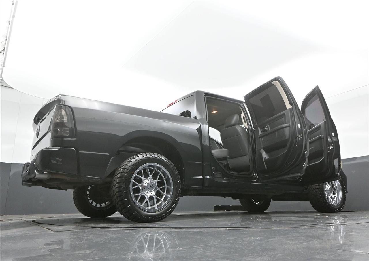 RAM 1500 Tradesman Crew Cab SWB 2WD 2017