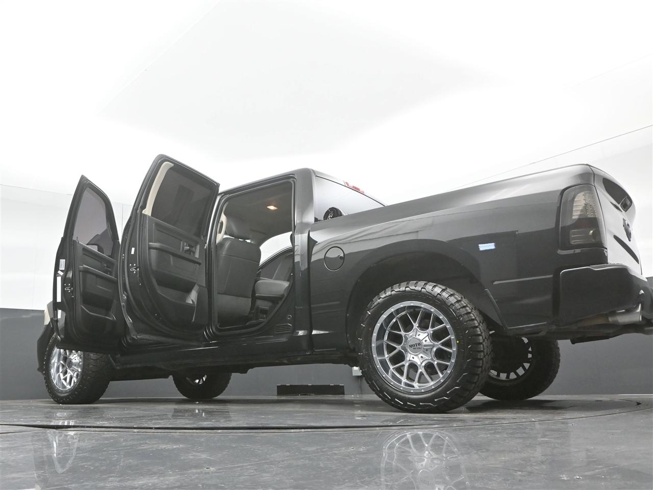 RAM 1500 Tradesman Crew Cab SWB 2WD 2017