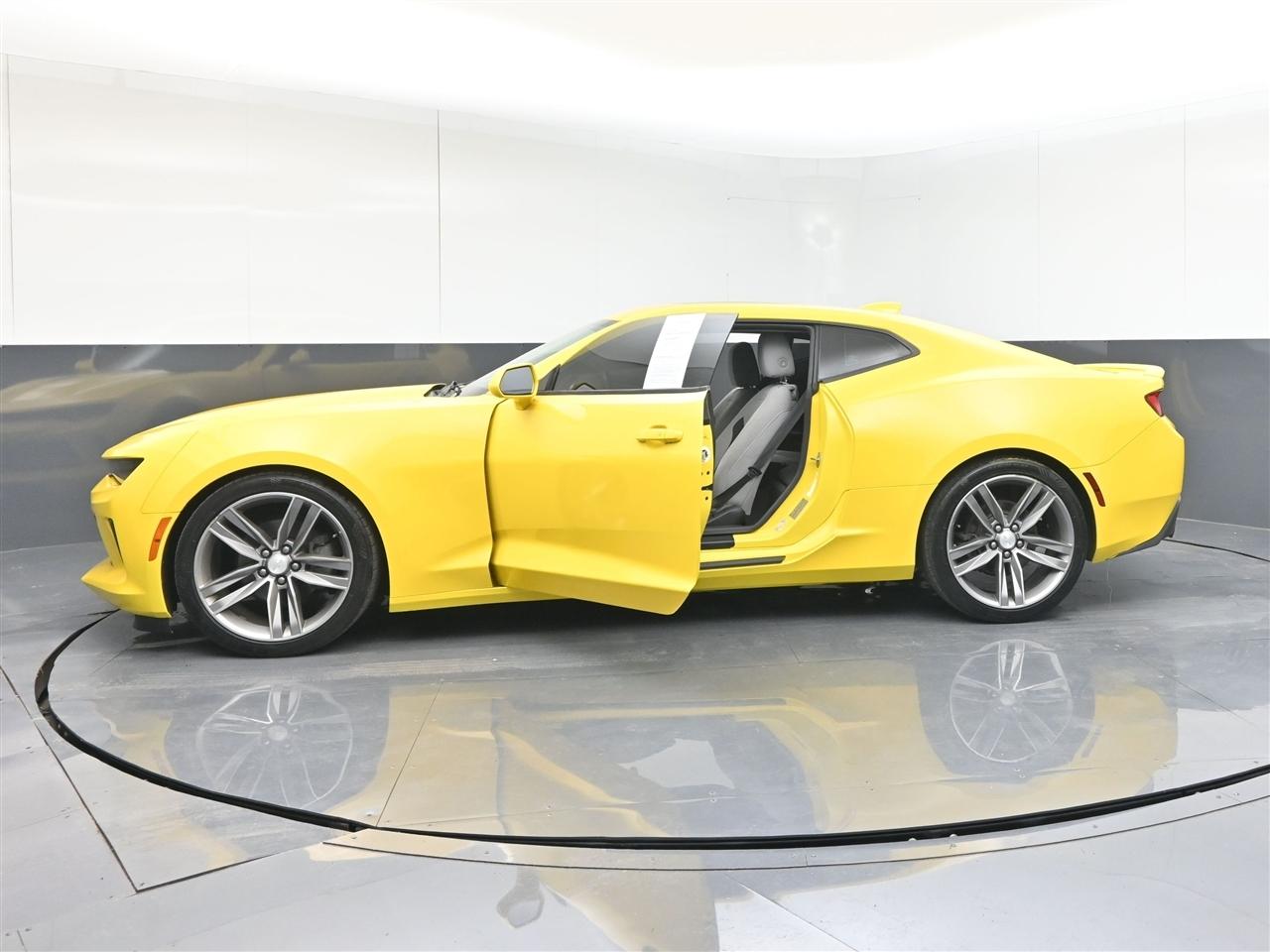 Chevrolet Camaro 1LT Coupe 8A 2018