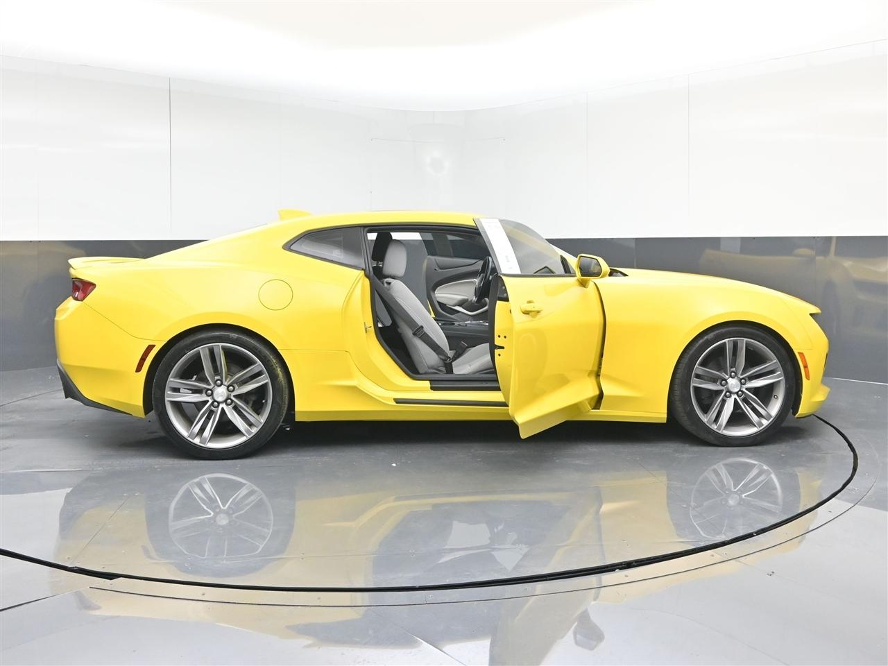 Chevrolet Camaro 1LT Coupe 8A 2018