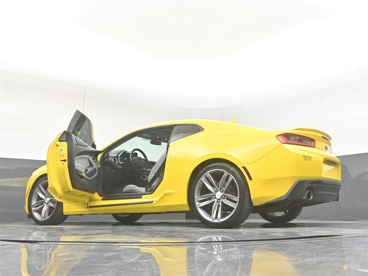 Chevrolet Camaro 1LT Coupe 8A 2018