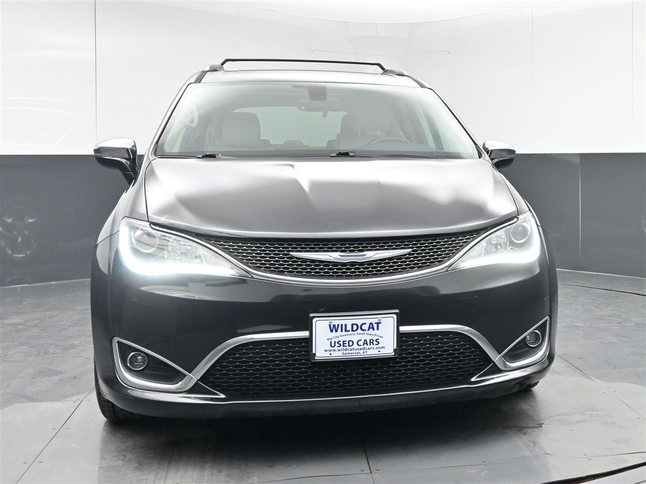 Chrysler Pacifica Limited 2017