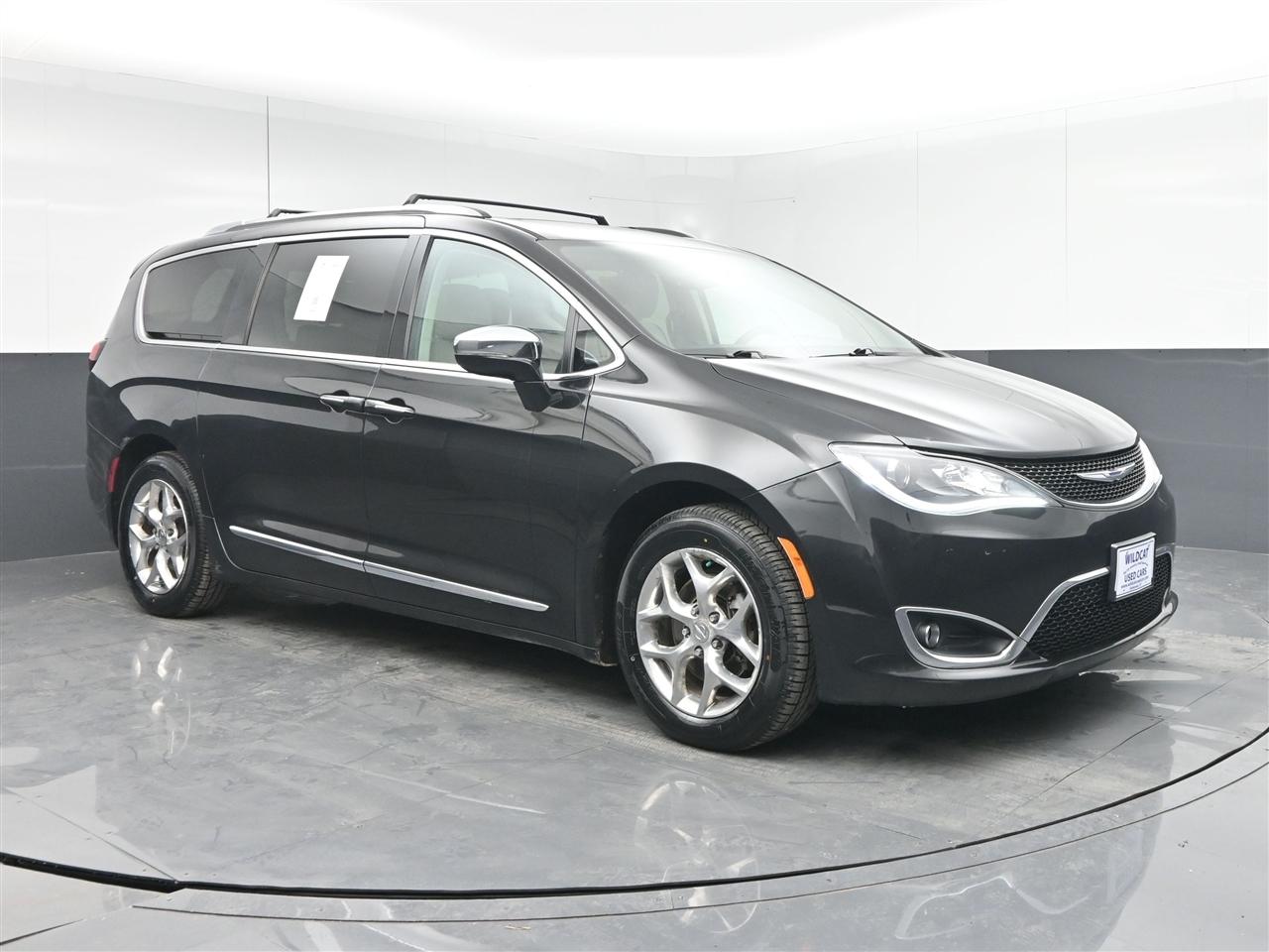 Chrysler Pacifica Limited 2017