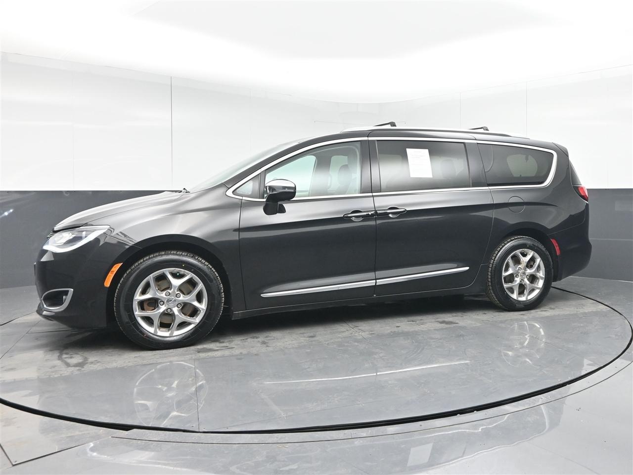 Chrysler Pacifica Limited 2017