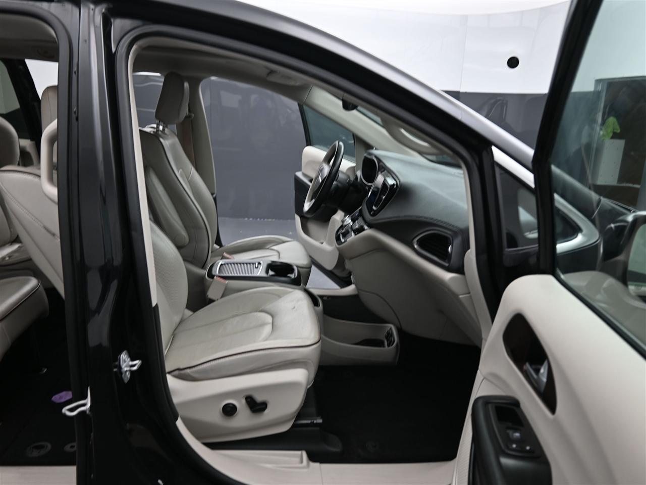 Chrysler Pacifica Limited 2017