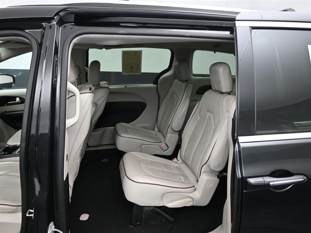 Chrysler Pacifica Limited 2017