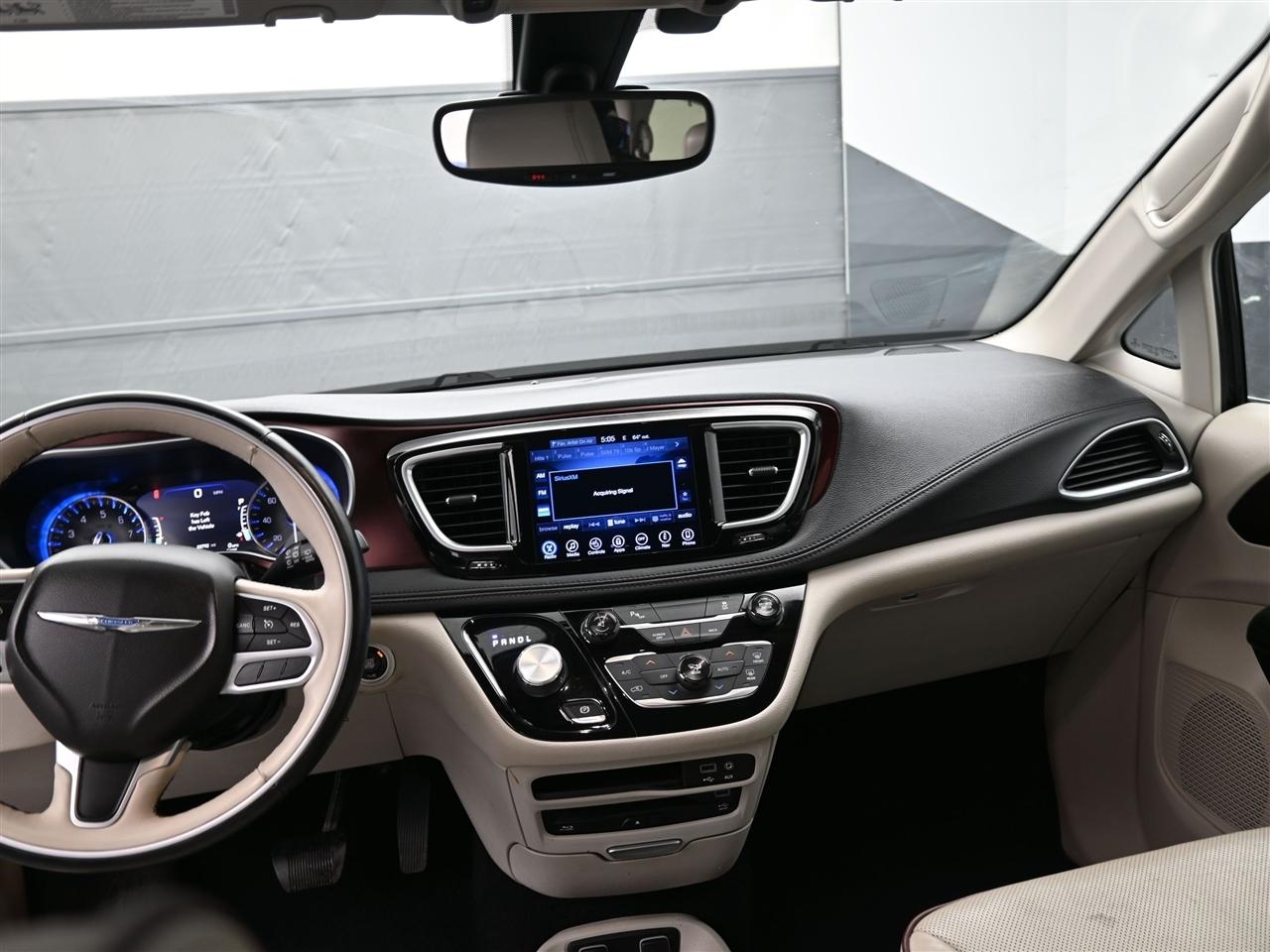 Chrysler Pacifica Limited 2017