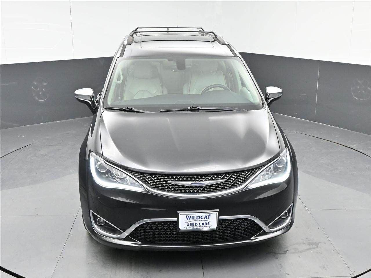 Chrysler Pacifica Limited 2017