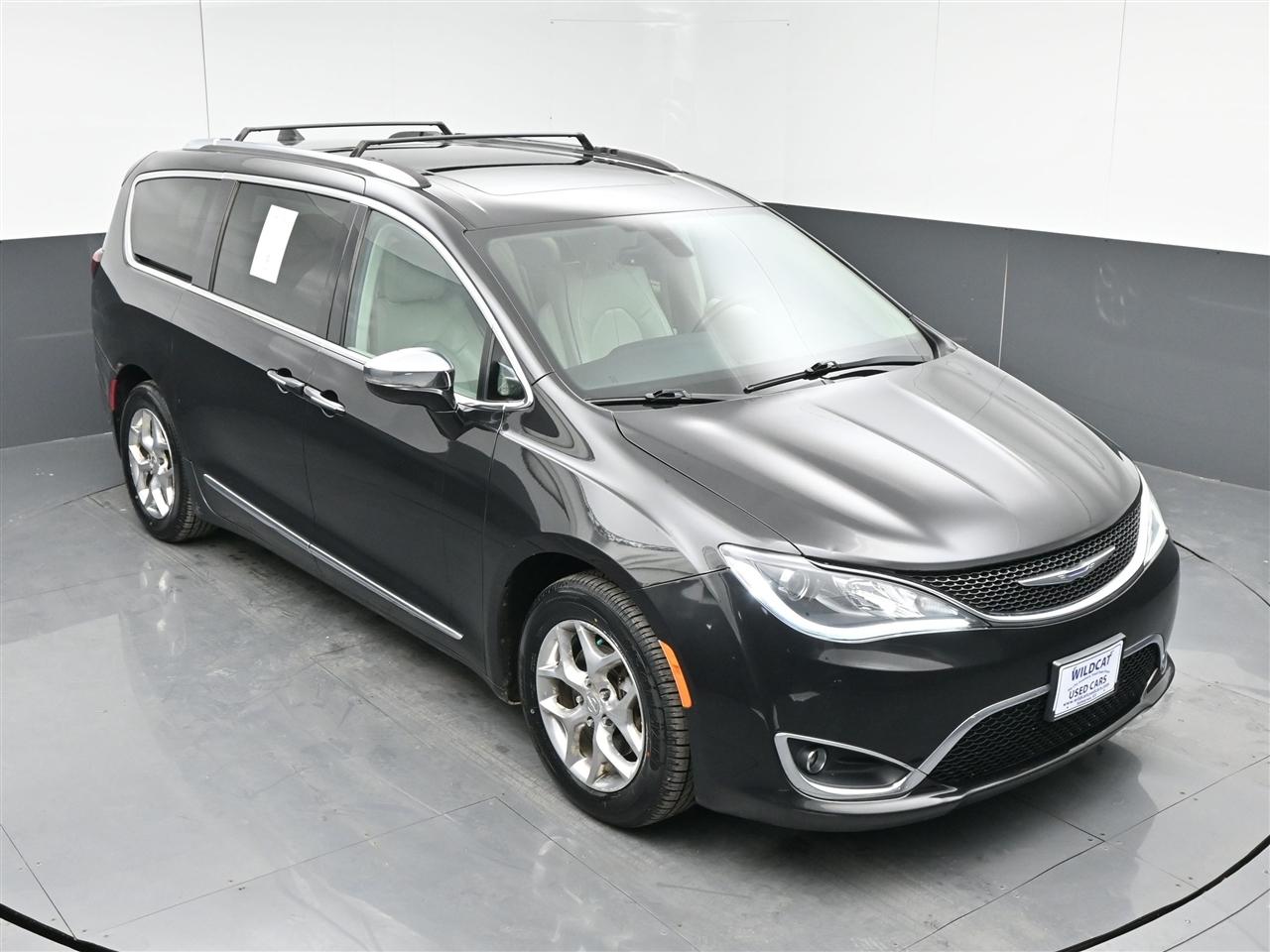Chrysler Pacifica Limited 2017