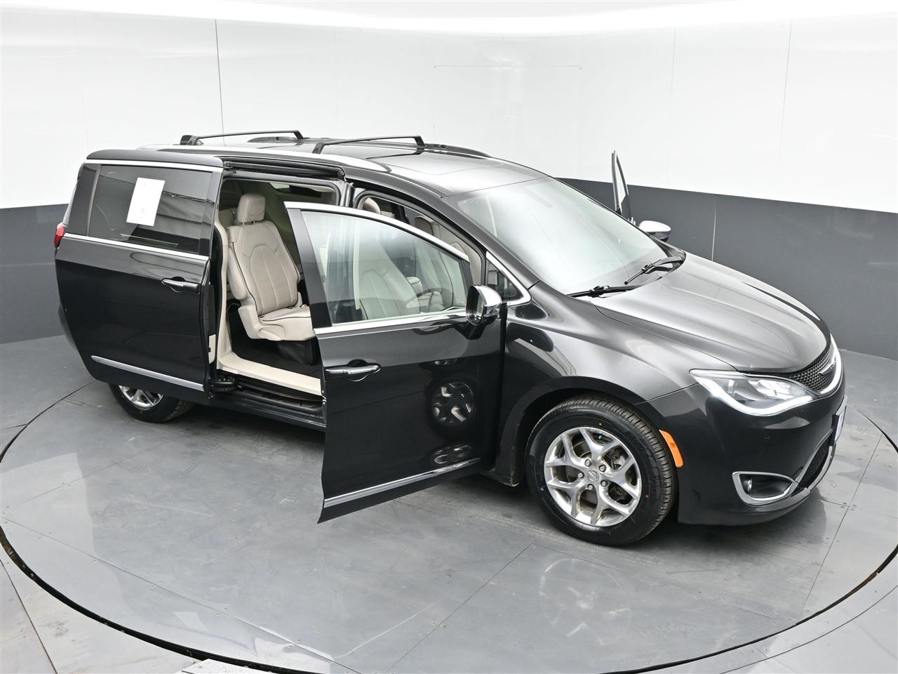 Chrysler Pacifica Limited 2017