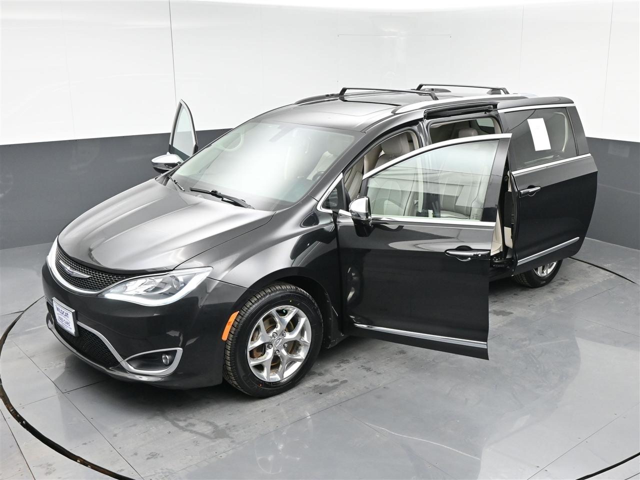 Chrysler Pacifica Limited 2017
