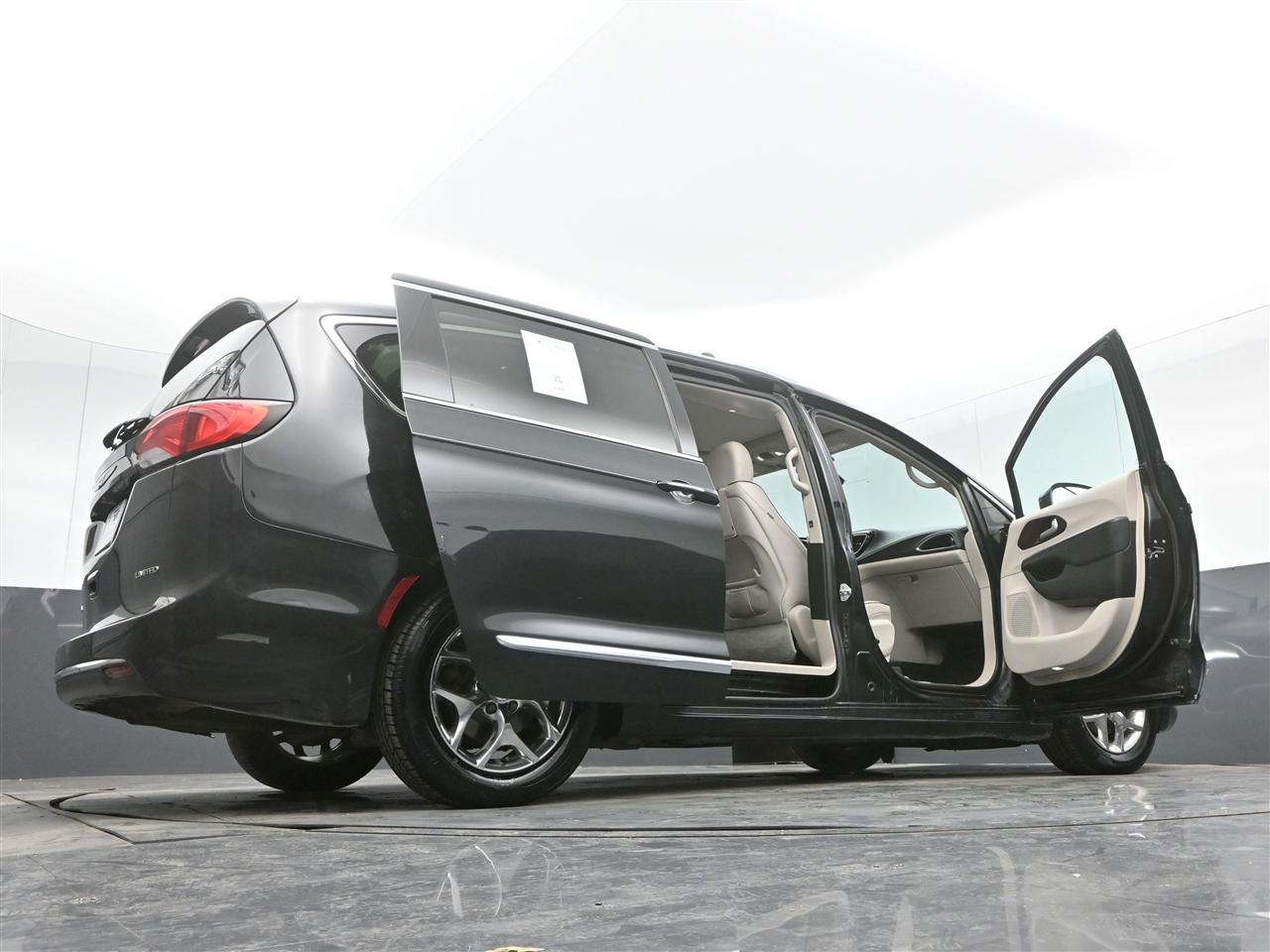 Chrysler Pacifica Limited 2017