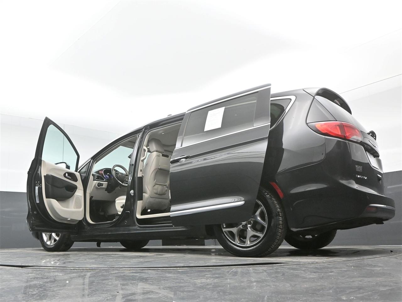 Chrysler Pacifica Limited 2017