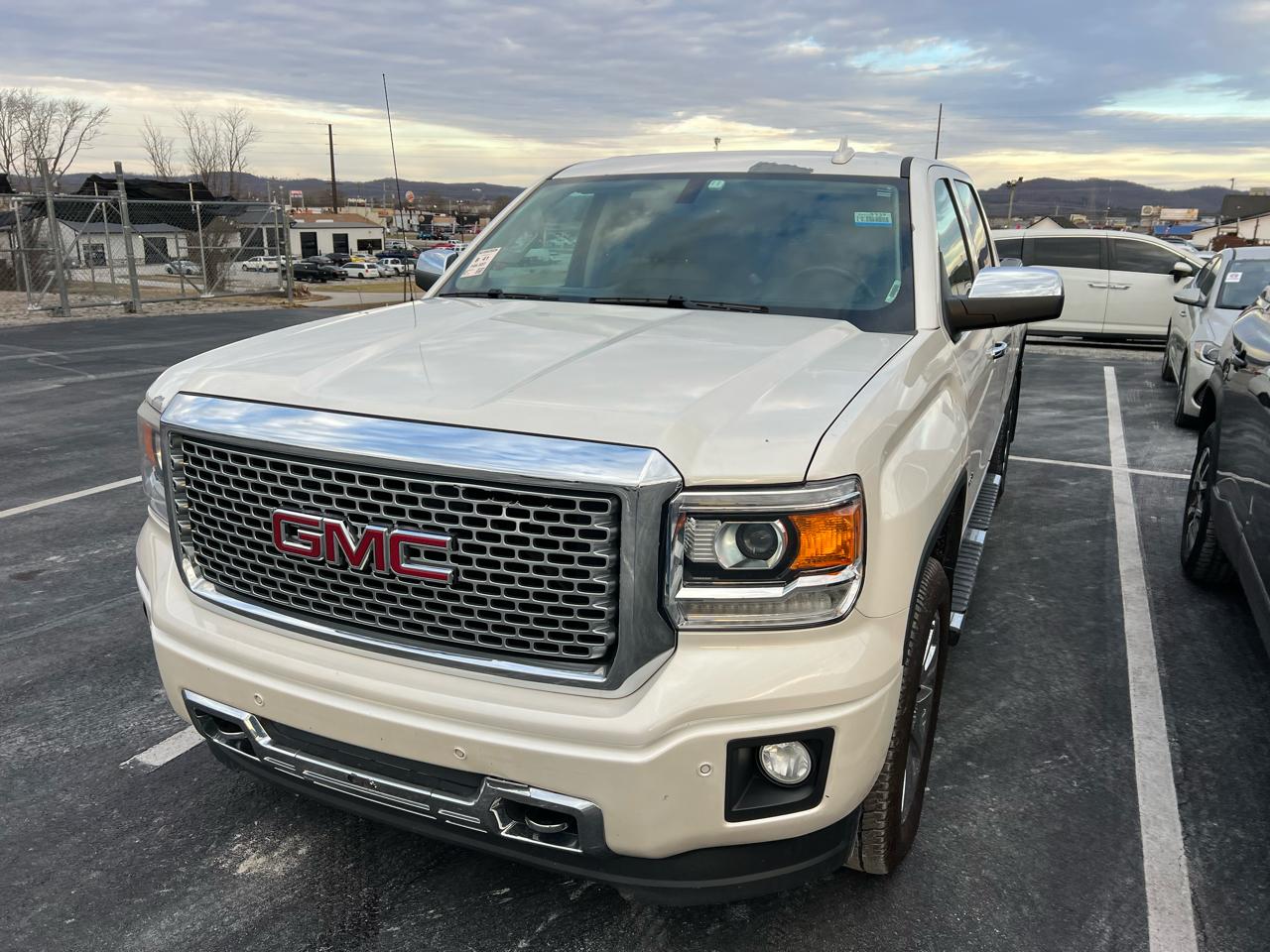 GMC Sierra 1500 Denali Crew Cab Long Box 4WD 2015