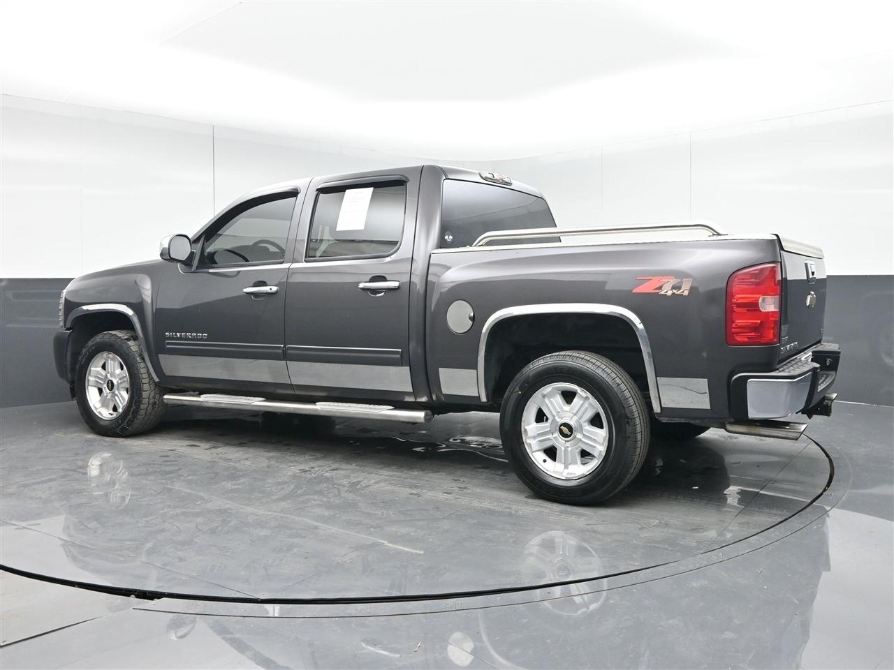 View vehicle photo 7